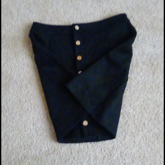 Black High Waisted Skirt (Adjustable) - Picture 5 of 5